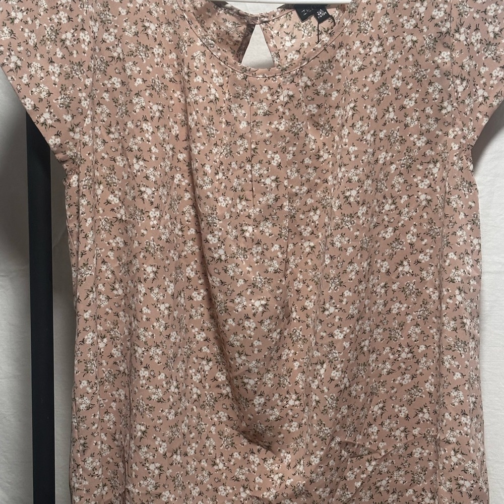 Zenobia Floral Blouse in Soft Brown